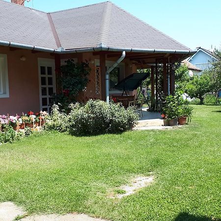 Németh Apartmanház Balatongyörök Extérieur photo
