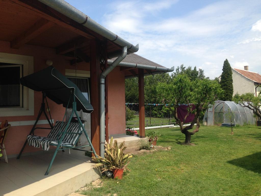 Németh Apartmanház Balatongyörök Chambre photo