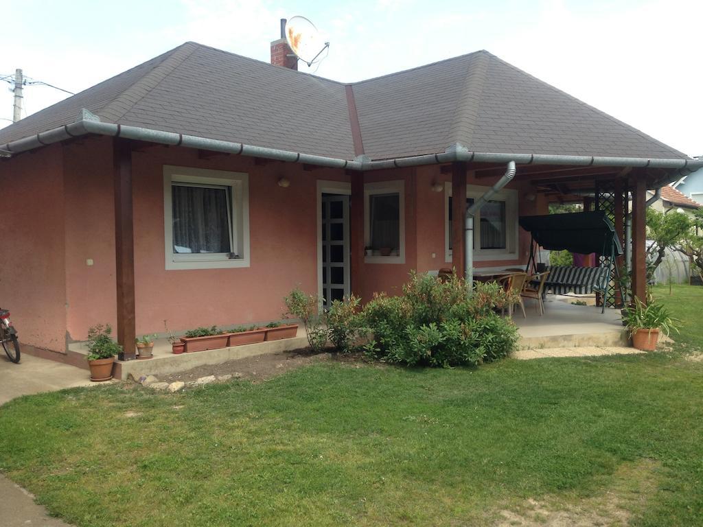 Németh Apartmanház Balatongyörök Chambre photo